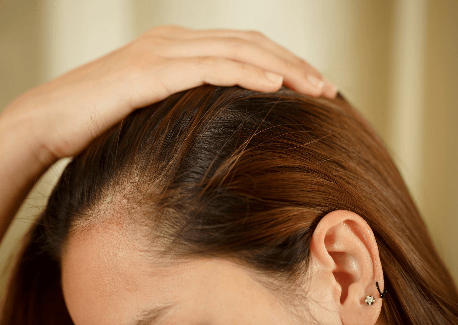 9 Tipps gegen trockene Kopfhaut - Ellenity