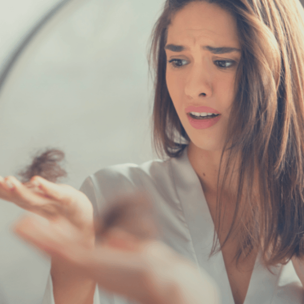 Gründe für Haarausfall bei Frauen und was Frau dagegen tun kann - Ellenity